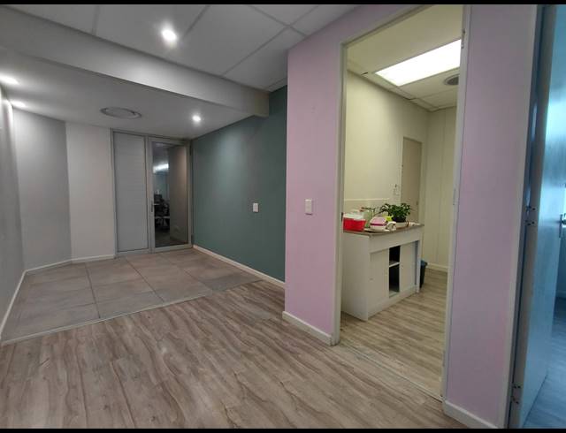 45M² MEDICAL SUITE TO LET IN FOURWAYS
